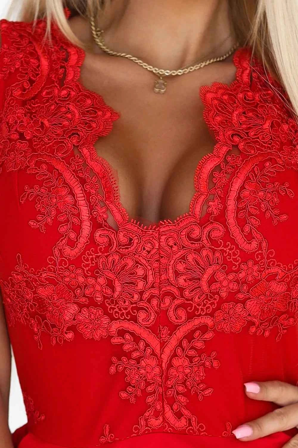 200-11 CHARLOTTE Rochie evazată exclusivă cu decolteu din dantelă - roșie