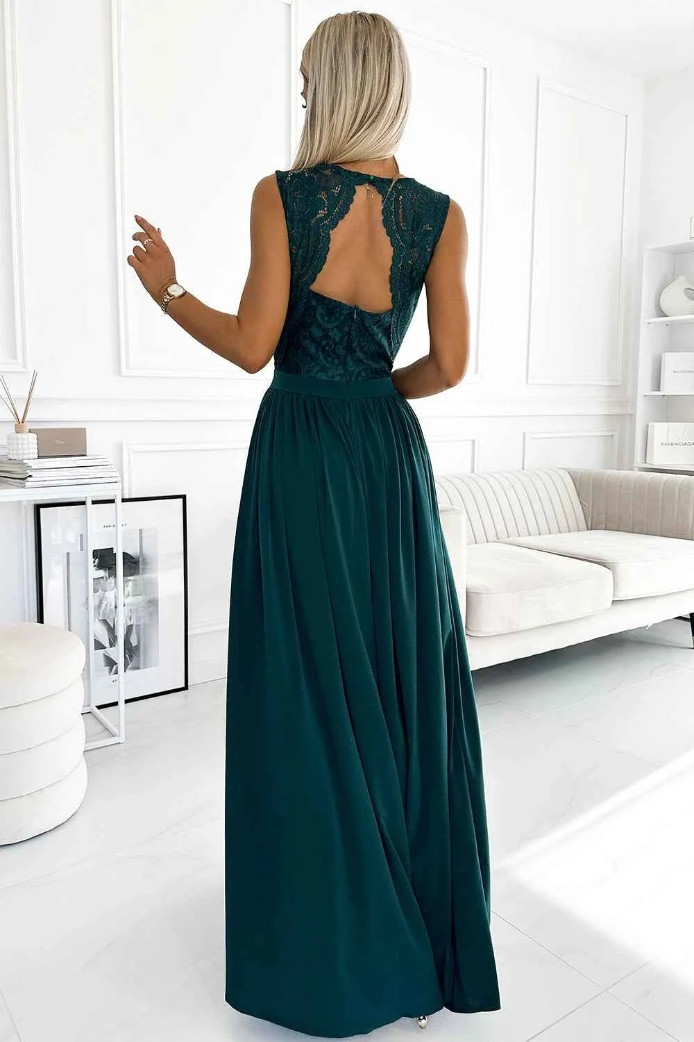 211-6 LEA rochie lungă cu decolteu din dantelă - VERDE STICLĂ