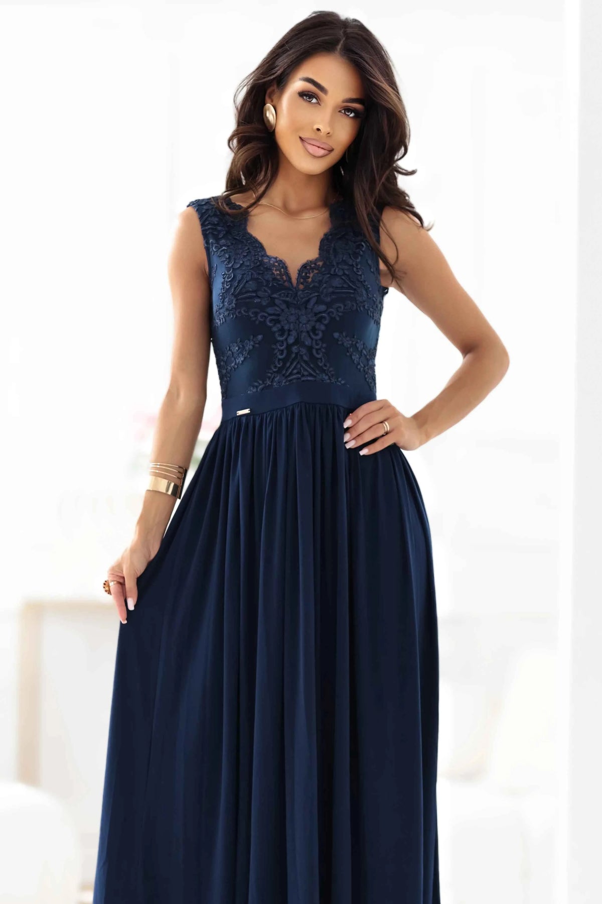 215-6 LEA Rochie maxi lungă și elegantă cu top din dantelă și crăpătură pe picior - bleumarin