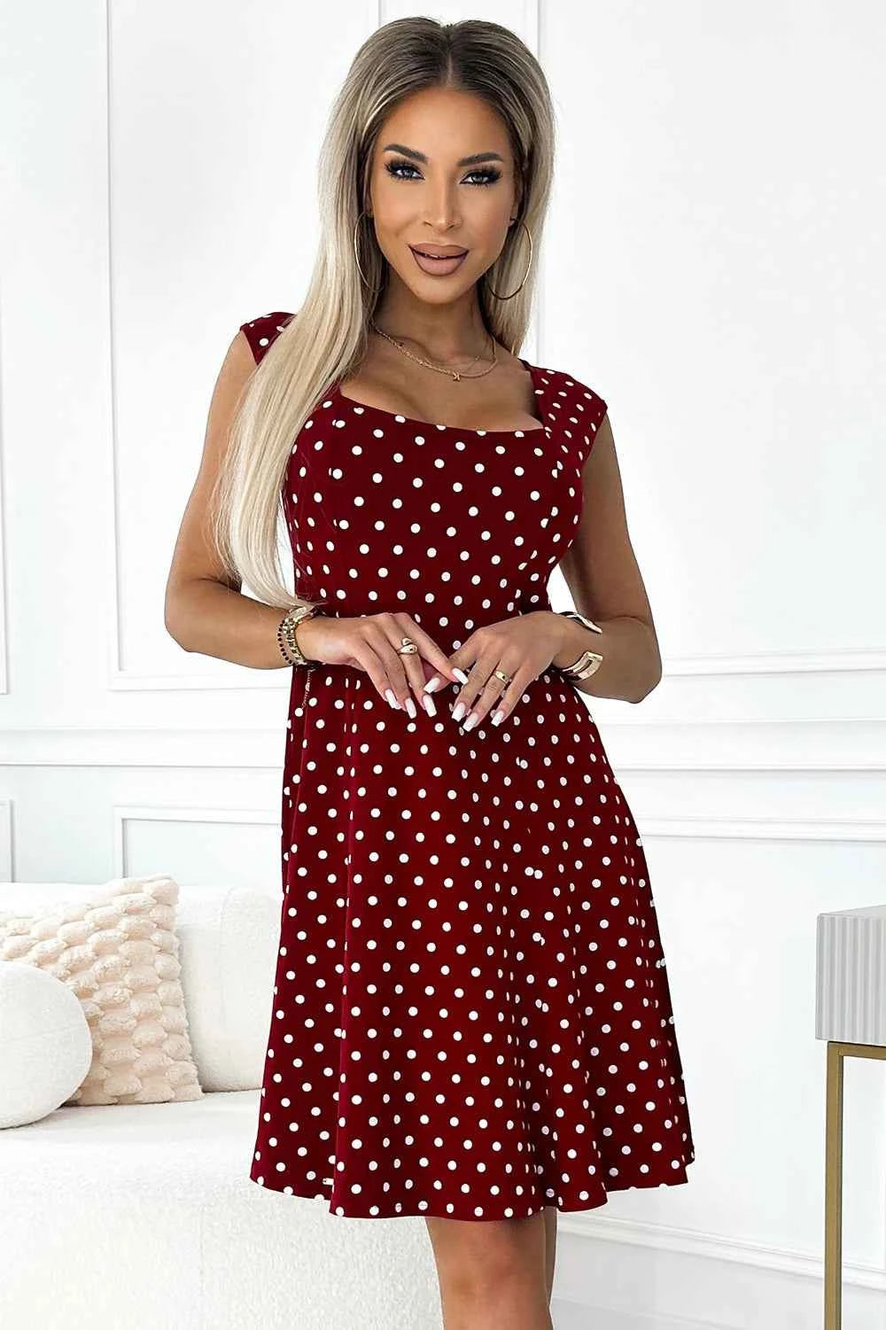 241-3 STELLA rochie din bumbac cu decolteu diamant - visiniu cu buline