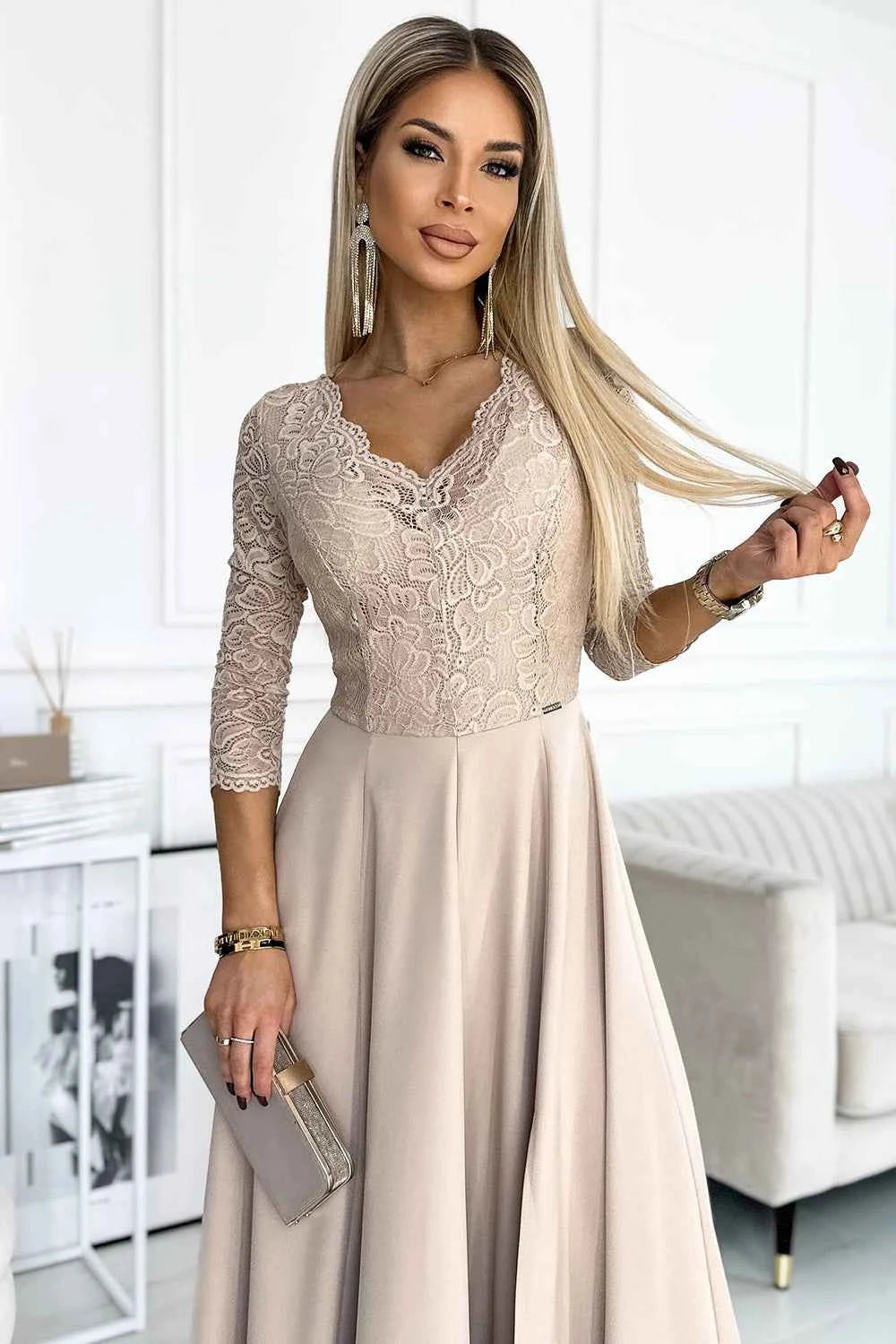 309-10 AMBER rochie lungă elegantă din dantelă cu decolteu și slit pe picior - BEJ