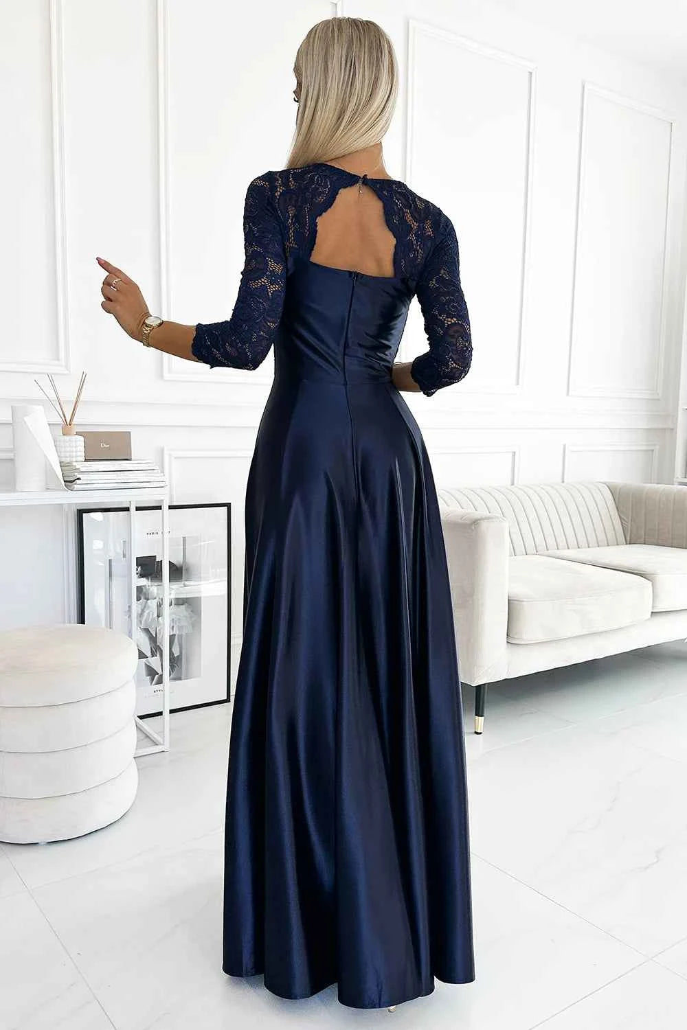 309-7 AMBER rochie lungă din SATIN cu dantelă și decolteu - în culoare NAVY