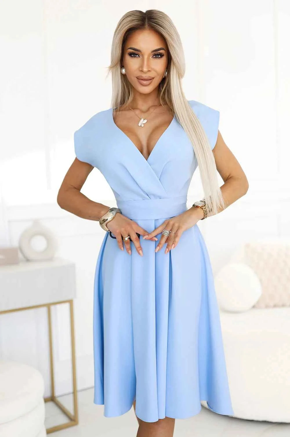348-12 SCARLETT - rochie midi evazată cu decolteu plic și curea - albastru deschis