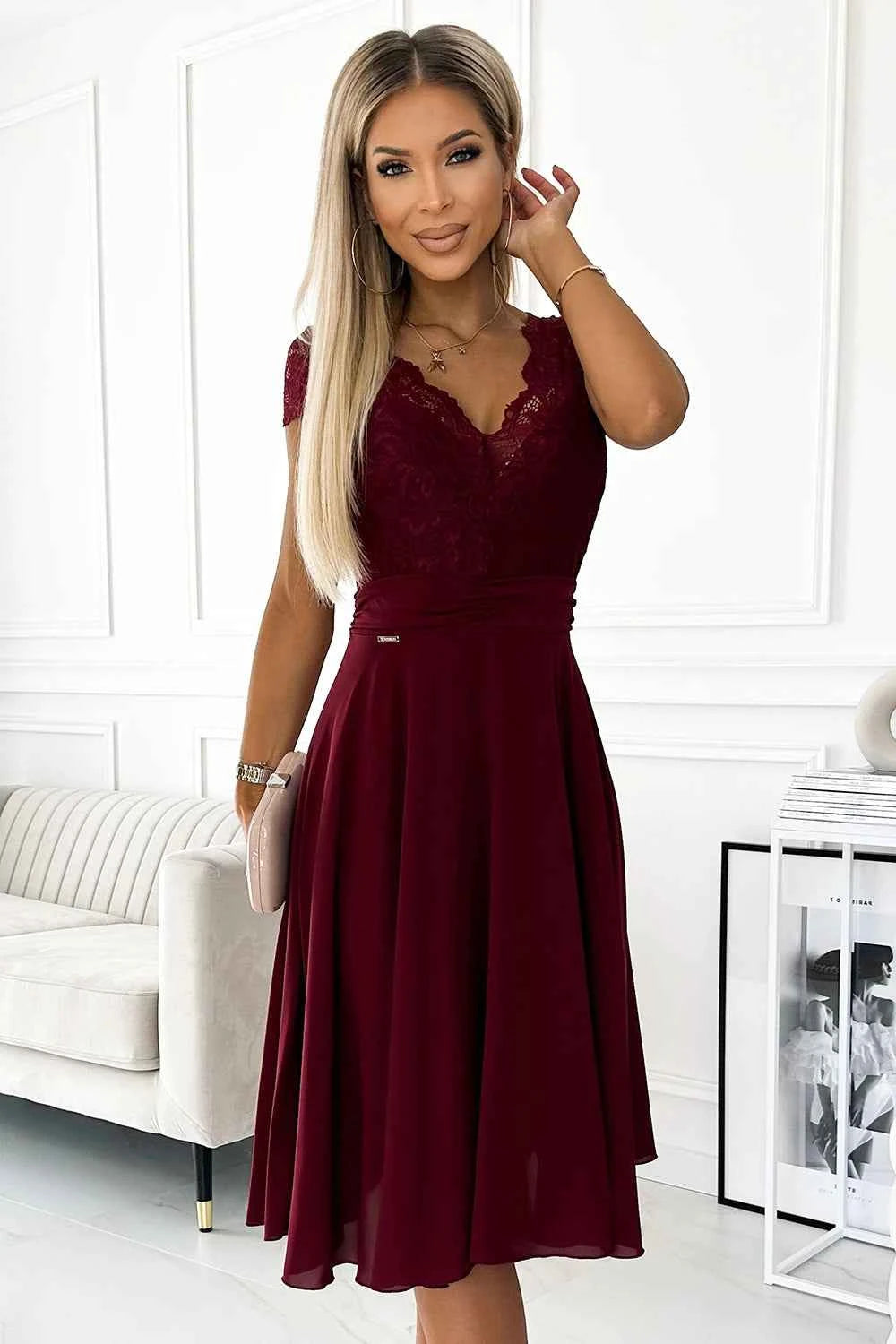 381-5 LINDA - rochie șifon cu decolteu din dantelă - VISINIU