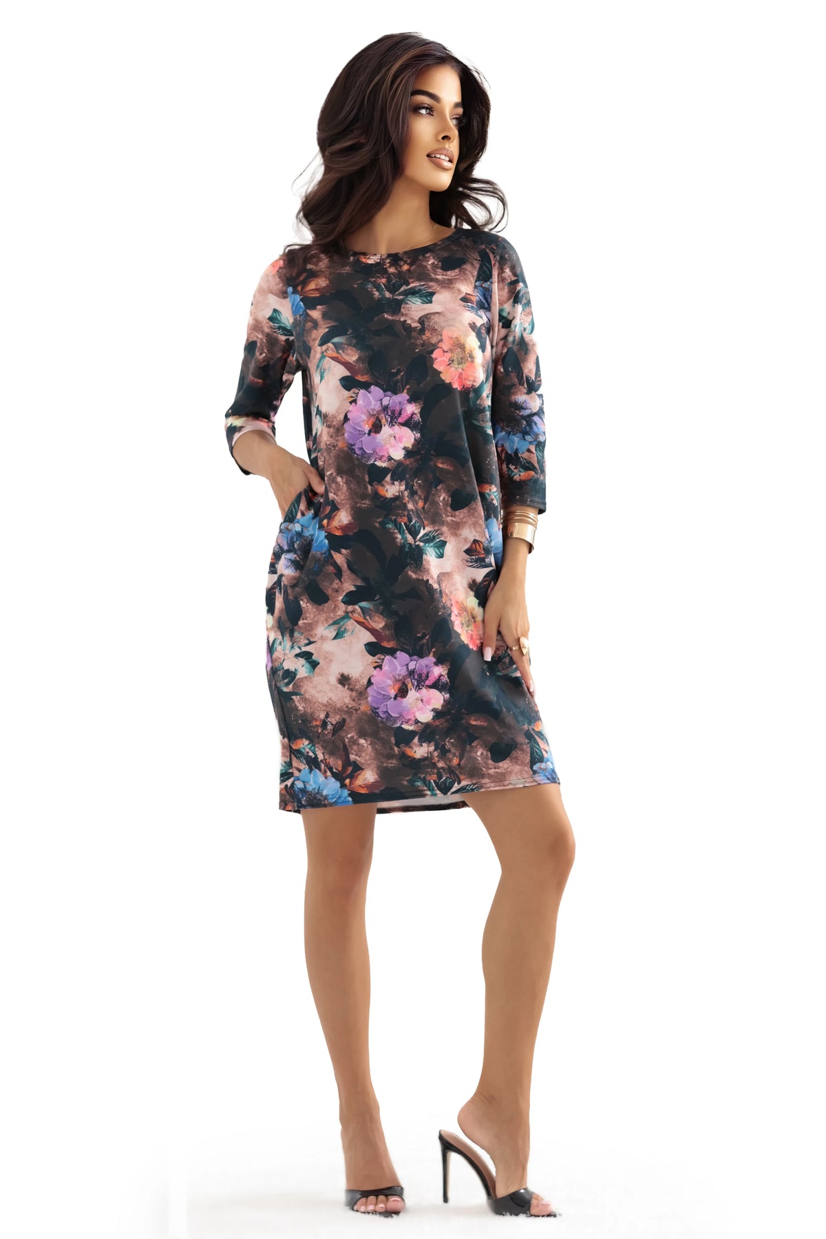 40-18 JOLA Rochie supradimensionată cu buzunare - nuanță ciocolată cu model floral