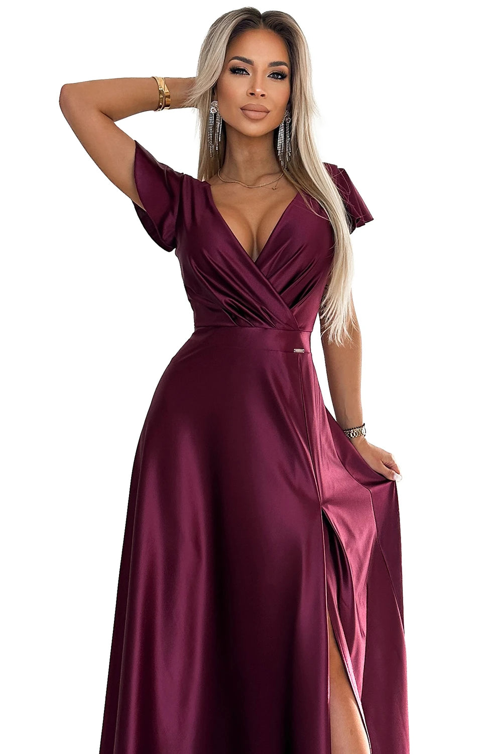 411-10 CRYSTAL rochie lungă satinată cu decolteu - culoare visiniu