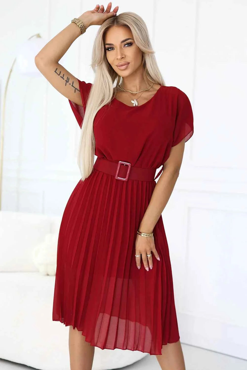 465-5 MIA Rochie midi din șifon plisat cu curea lată - Vișinie
