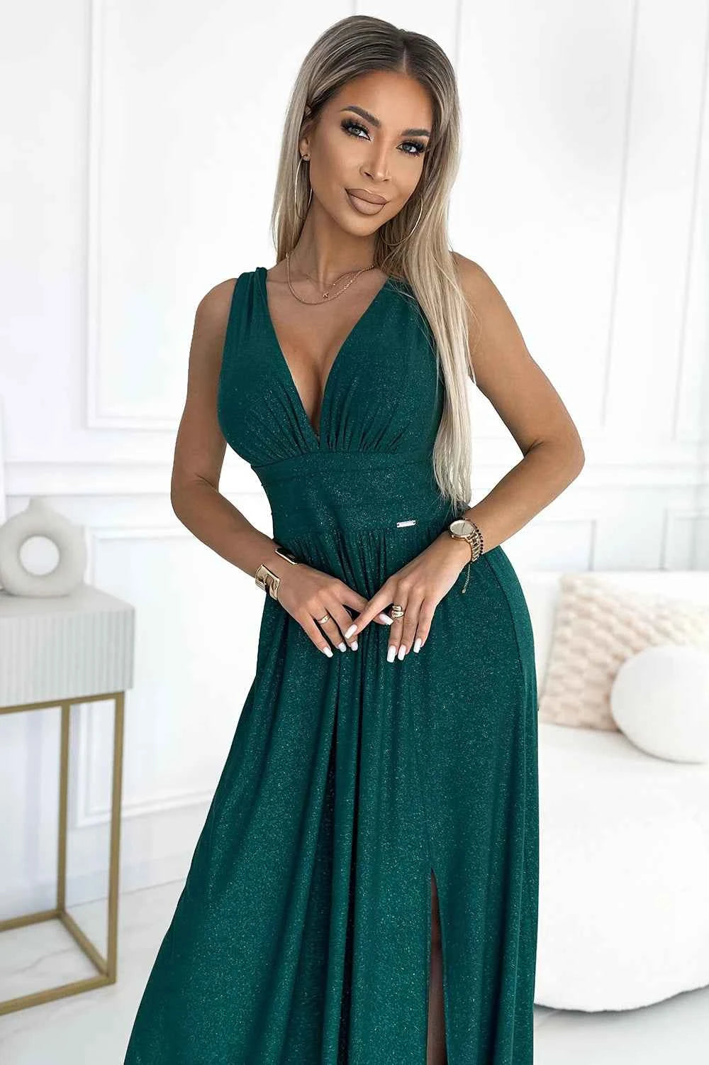 490-3 SUSAN Rochie lunga din brocart cu decolteu si cusaturi in talie - verde