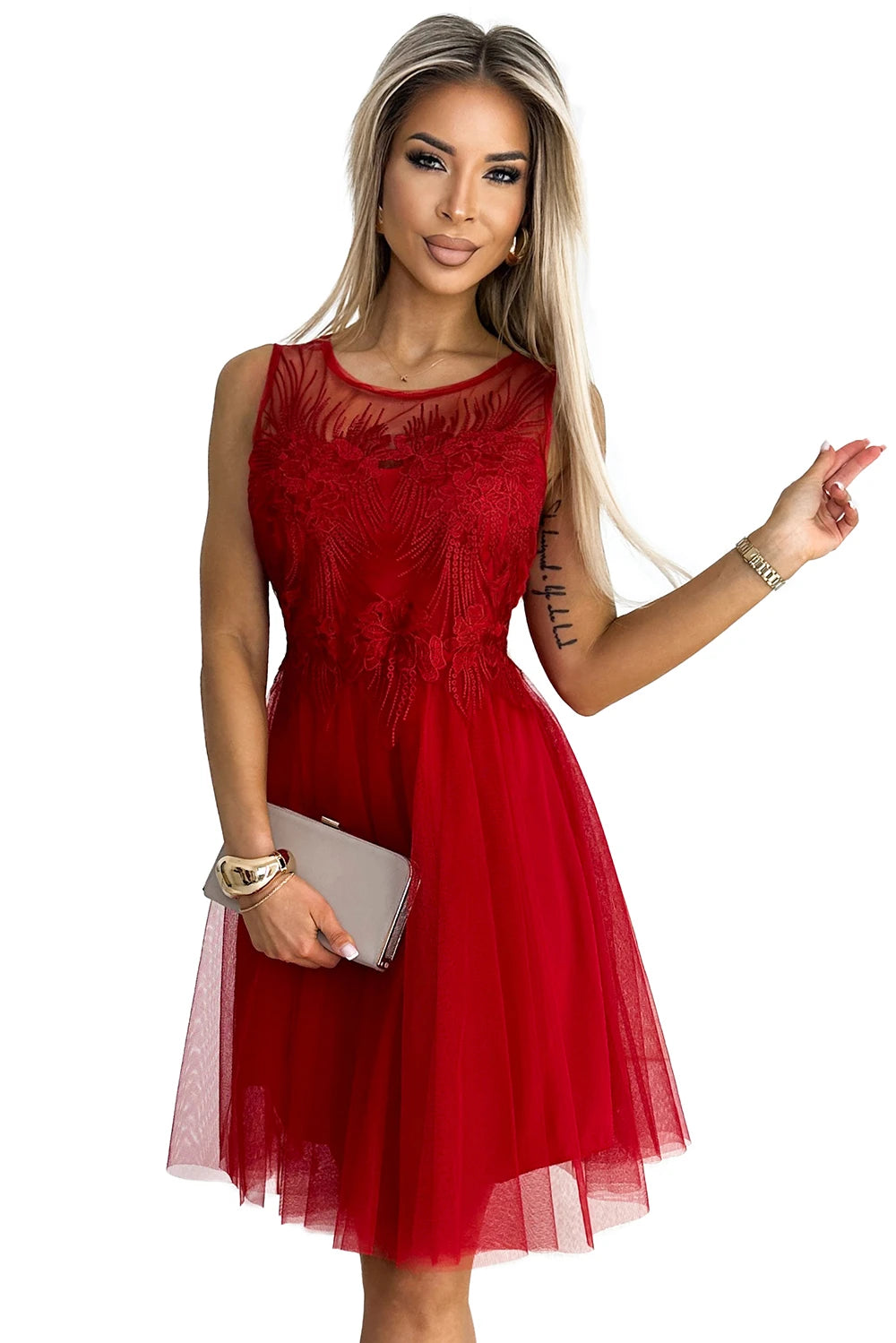 522-3 CATERINA Rochie feminină din dantelă cu tulle delicat - ROȘIE
