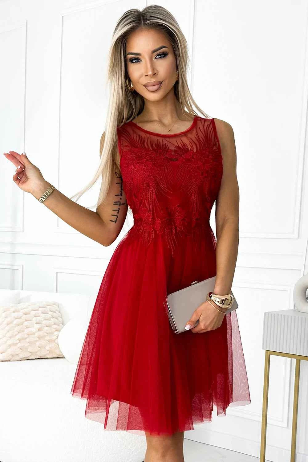 522-3 CATERINA Rochie feminină din dantelă cu tulle delicat - ROȘIE