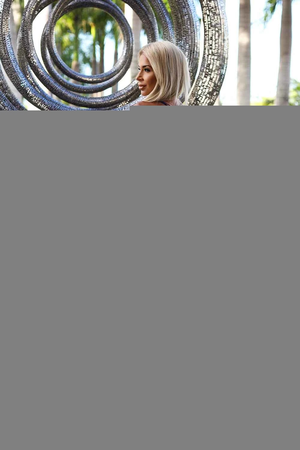 547-2 PERLA rochie lunga din satin cu decolteu exclusivist pe spate - albastru
