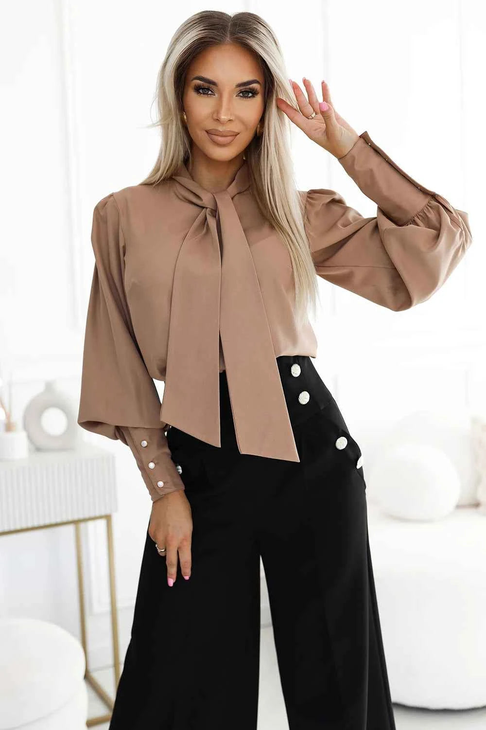 578-1 O bluză business unică cu mâneci lungi, cravate și nasturi - culoare caramel - mocha mousse