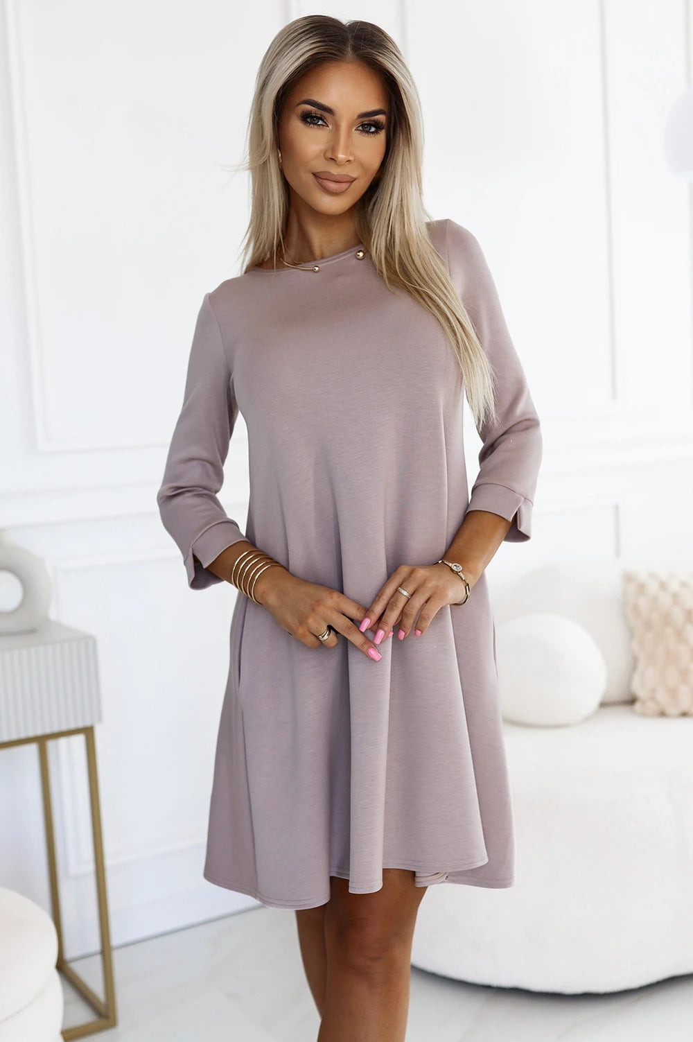 579-1 Rochie clasica trapez cu centura neagra - bej