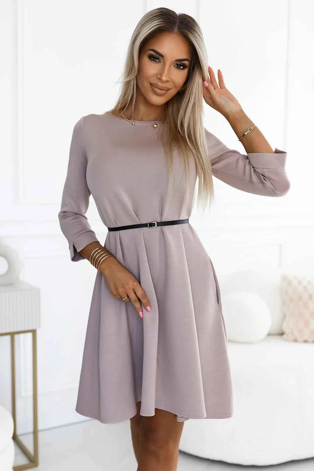 579-1 Rochie clasica trapez cu centura neagra - bej