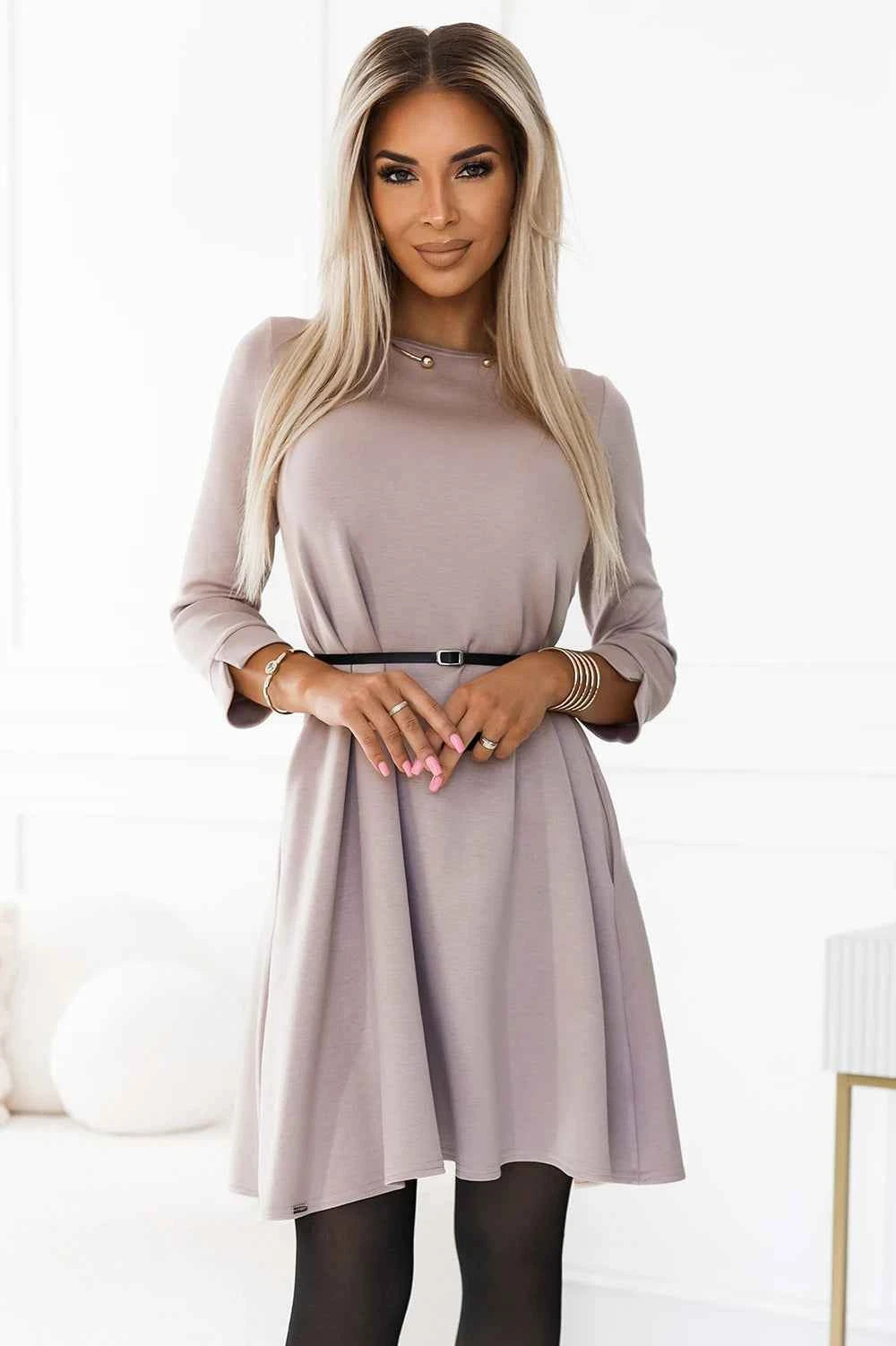 579-1 Rochie clasica trapez cu centura neagra - bej