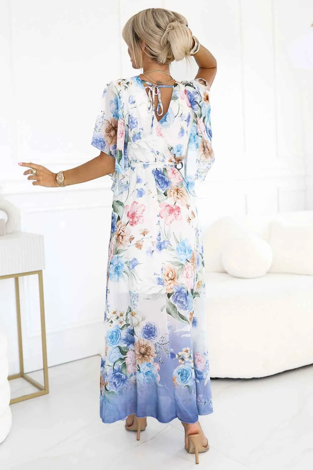 603-3 Rochie maxi vaporoasă, înfășurată, cu model floral - trandafiri albaștri