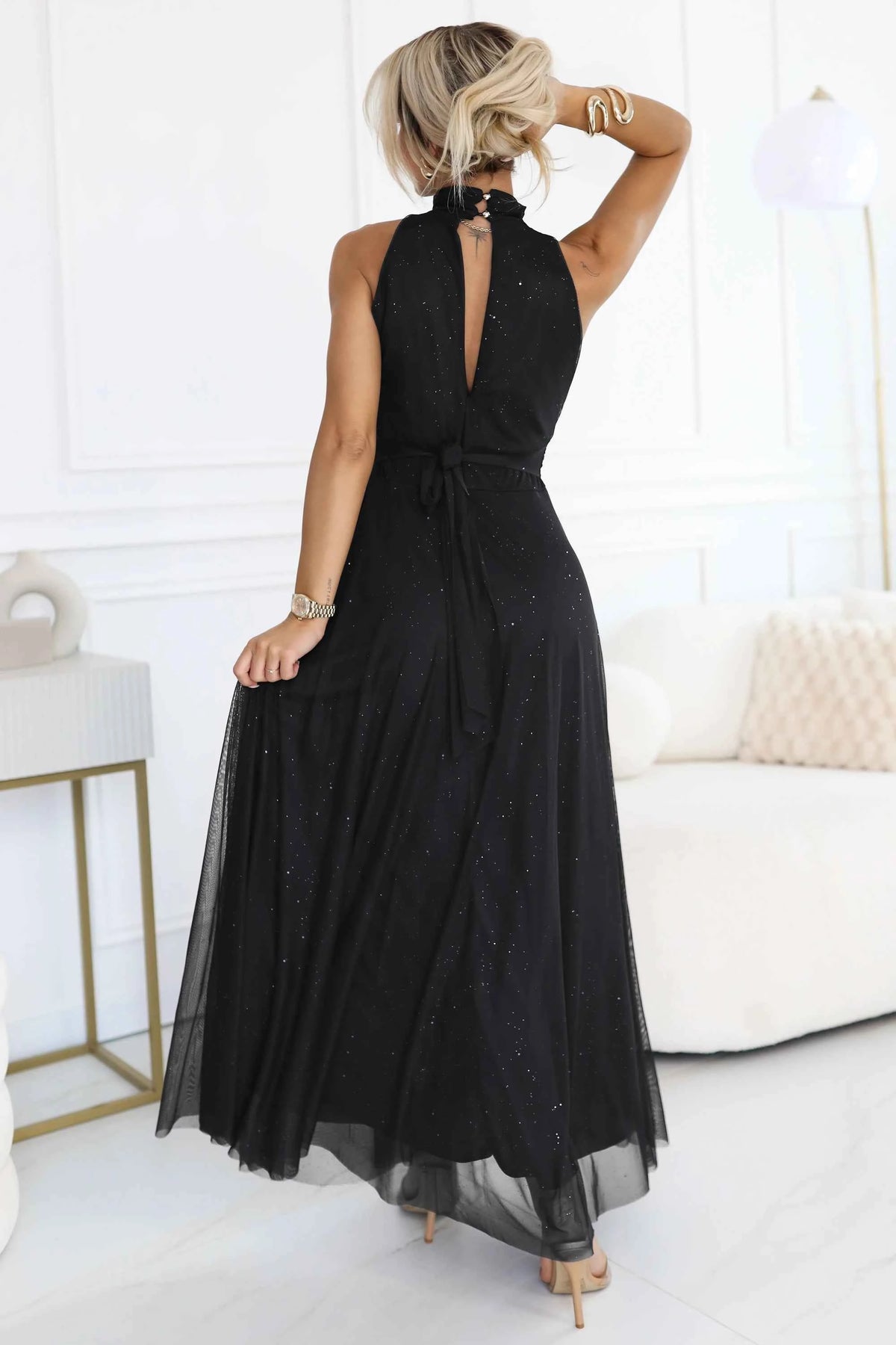 636-3 VERONICA Rochie lungă luxoasă cu accent de brocart și o croială elegantă - neagră