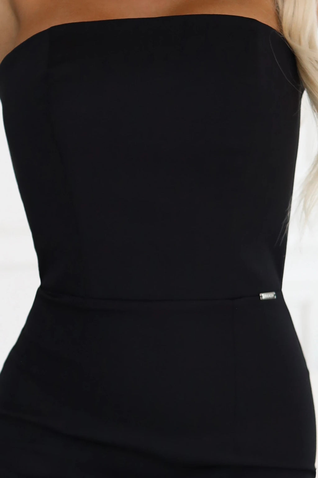 642-1 Rochie midi creion cu corset și umerii goi - neagră