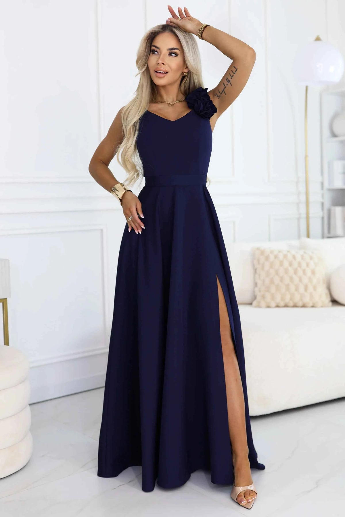 643-4 Rochie maxi elegantă de seară cu șlit și trandafiri - bleumarin