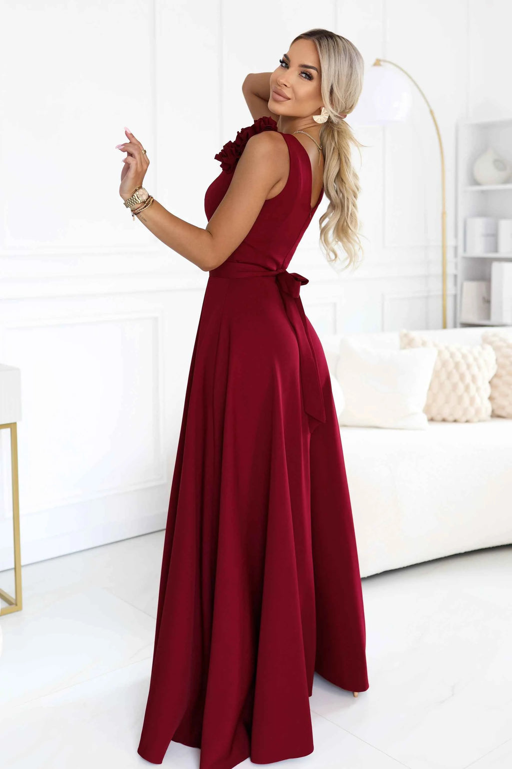 643-9 Rochie de seară maxi elegantă cu șliț și trandafiri - bordo