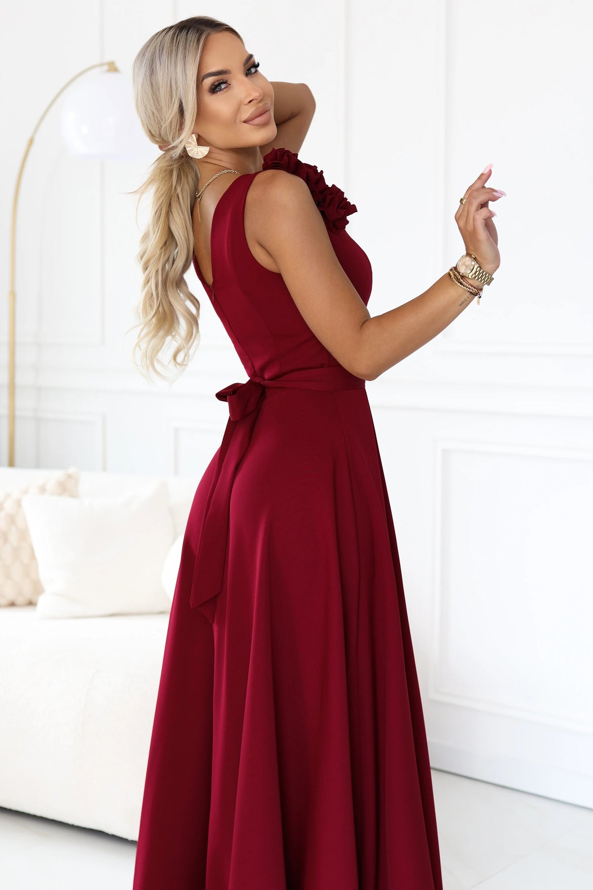 643-9 Rochie de seară maxi elegantă cu șliț și trandafiri - bordo