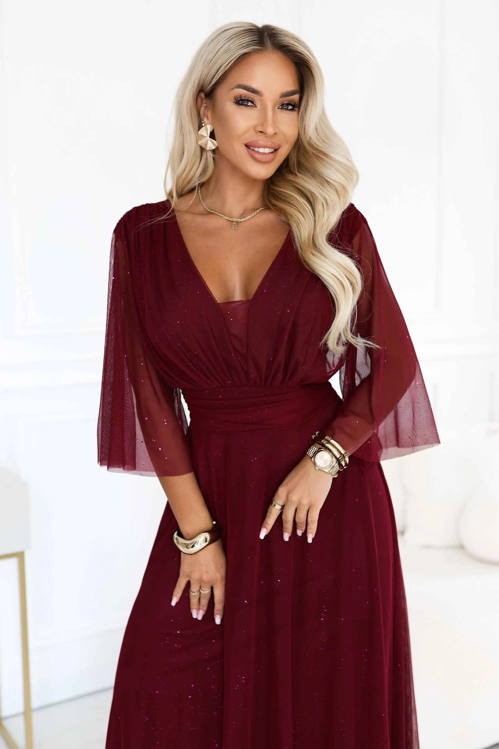 654-6 Rochie lungă strălucitoare plus size cu decolteu și mânecă transparentă - bordo