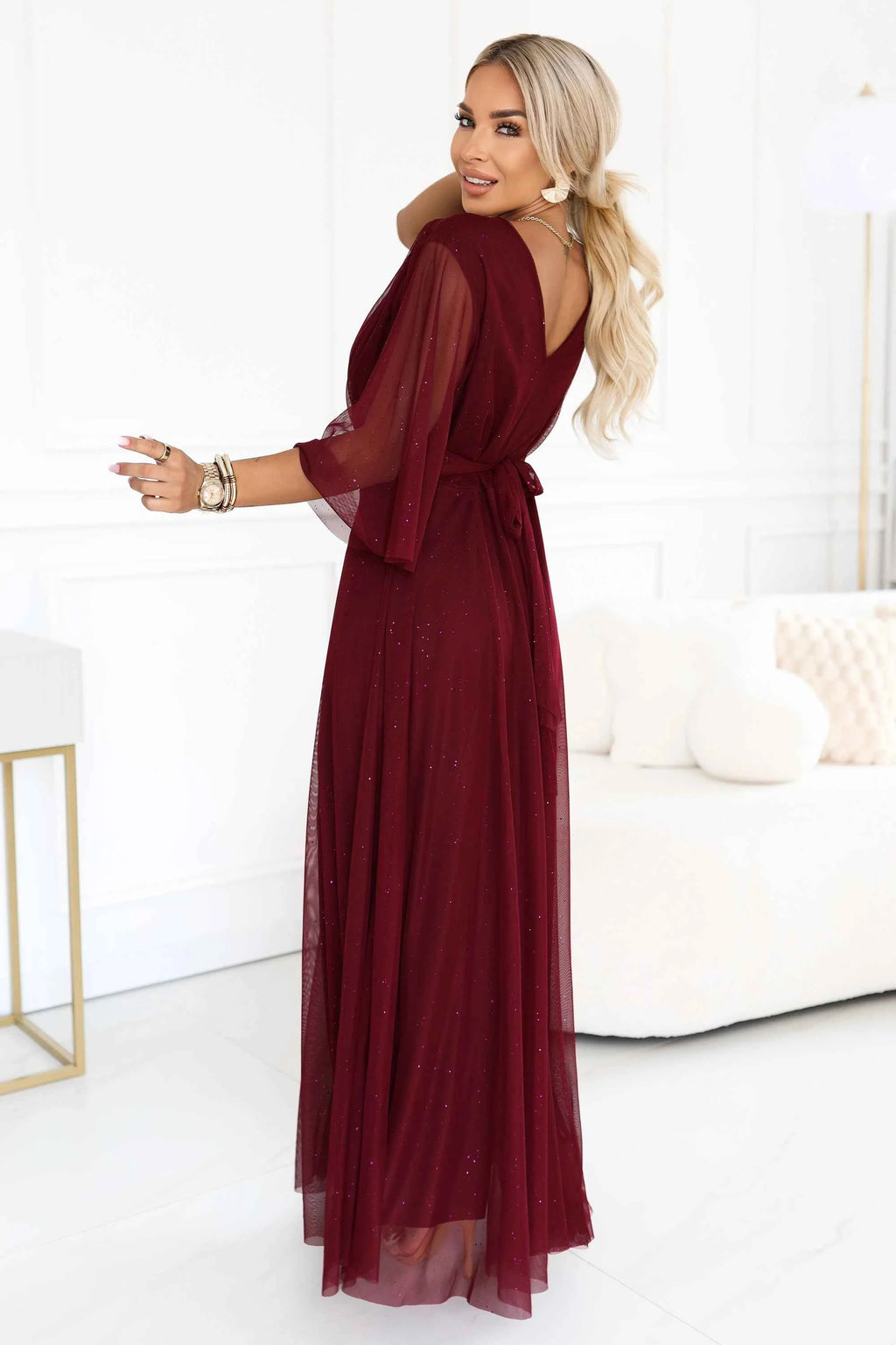 654-6 Rochie lungă strălucitoare plus size cu decolteu și mânecă transparentă - bordo