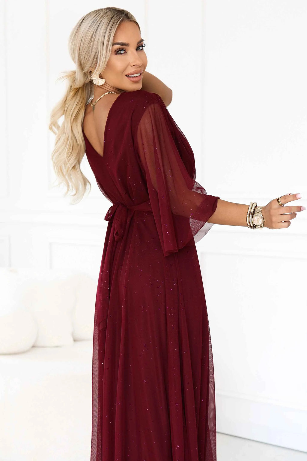 654-6 Rochie lungă strălucitoare plus size cu decolteu și mânecă transparentă - bordo