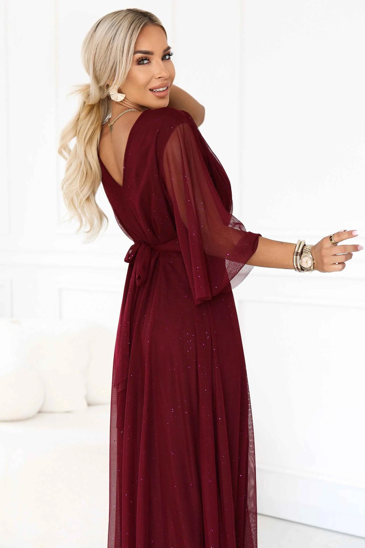 654-6 Rochie lungă strălucitoare plus size cu decolteu și mânecă transparentă - bordo
