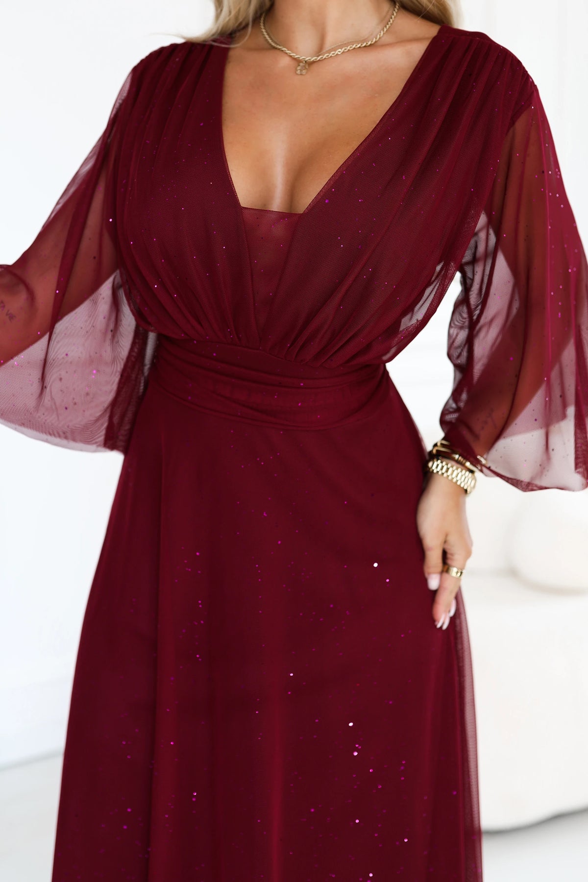 654-6 Rochie lungă strălucitoare plus size cu decolteu și mânecă transparentă - bordo