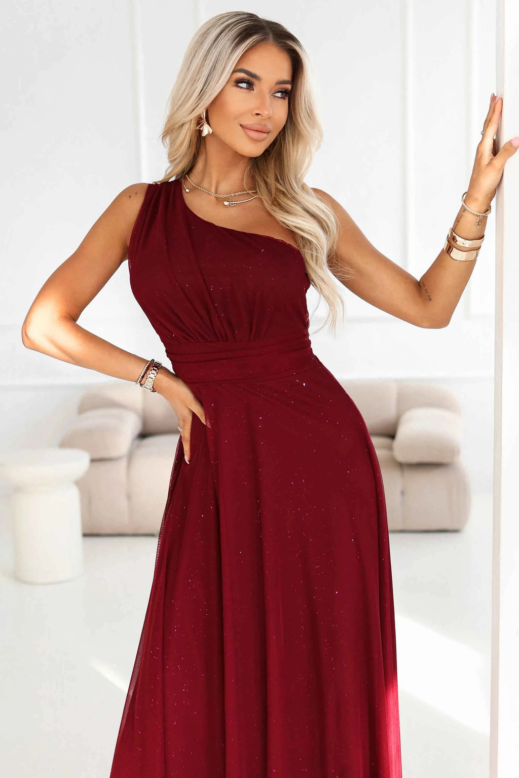 656-1 Rochie de seară lungă, strălucitoare, cu un singur umăr - vișinie