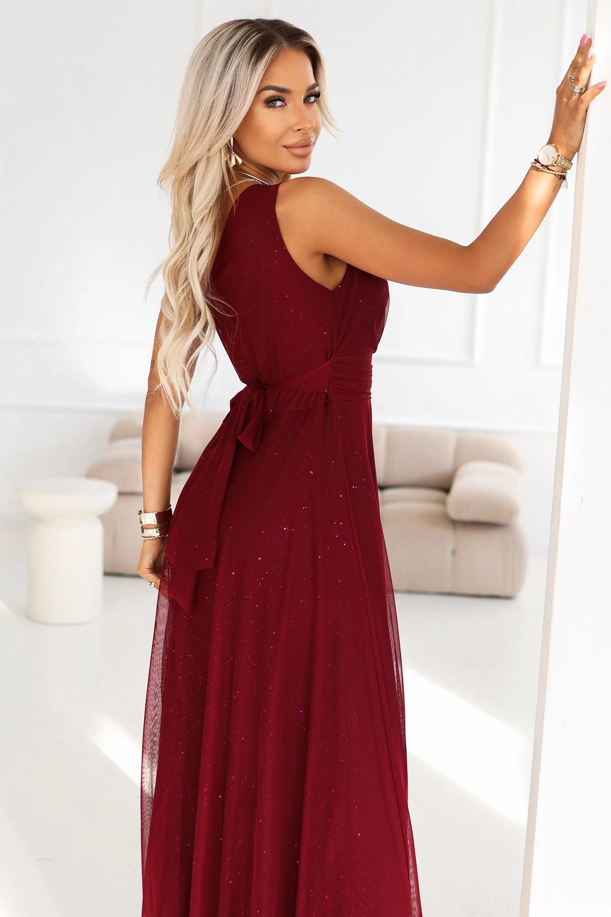 656-1 Rochie de seară lungă, strălucitoare, cu un singur umăr - vișinie