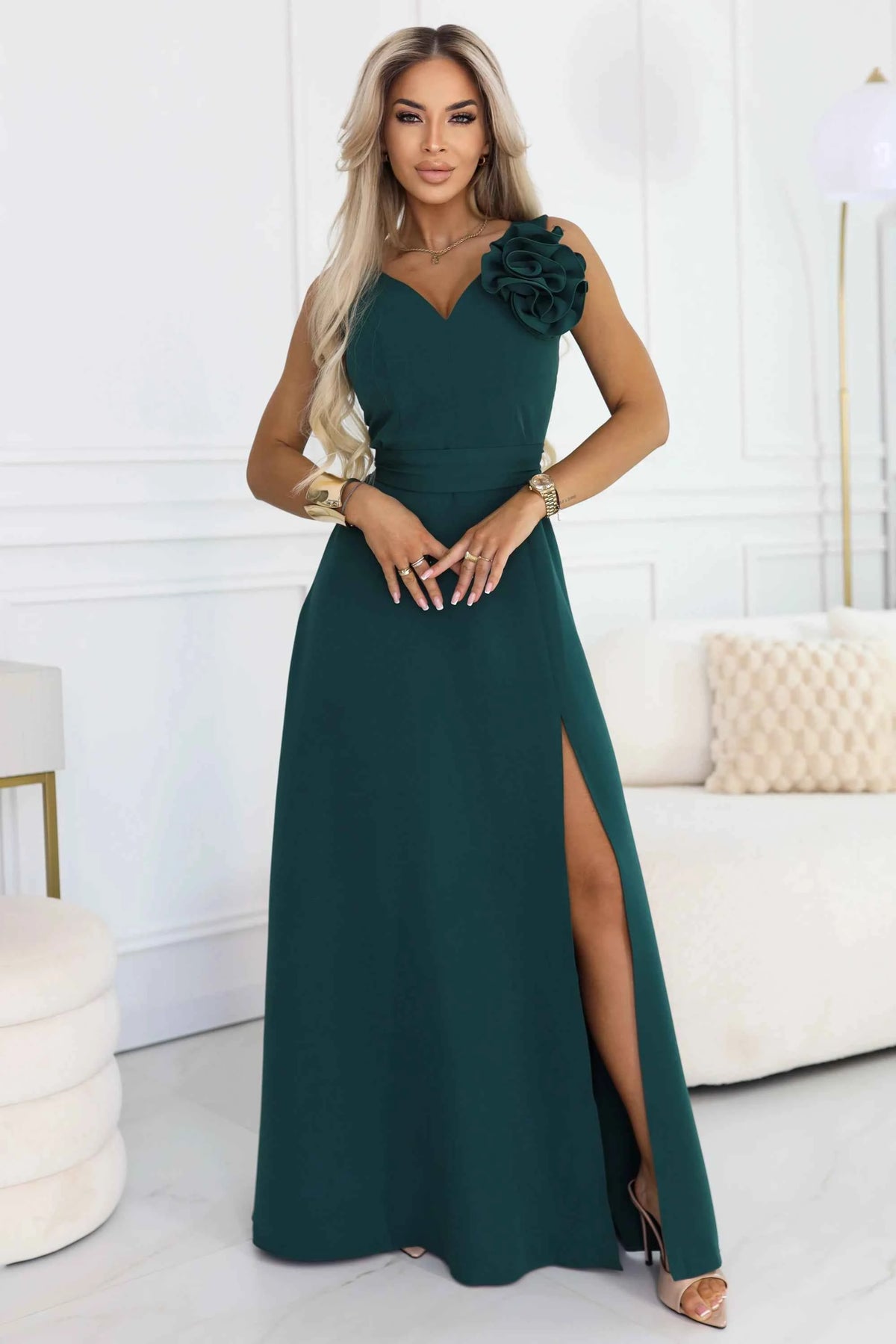 669-1 Rochie maxi romantică cu floare pe umăr și crestătură - verde sticla