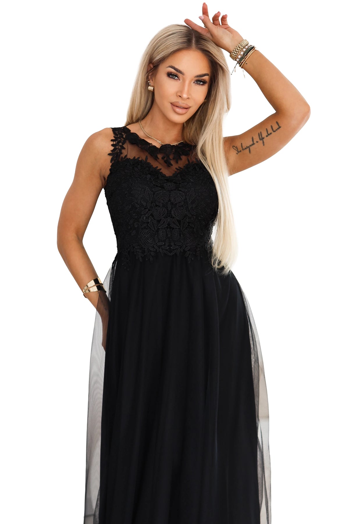672-4 Rochie maxi romantică cu dantelă brodată și tul - neagră