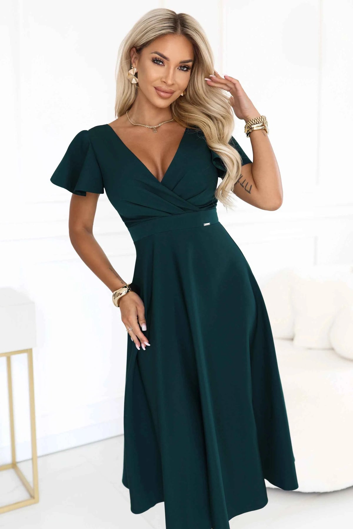 675-2 Rochie midi evazată cu decolteu petrecut și mânecă scurtă - verde