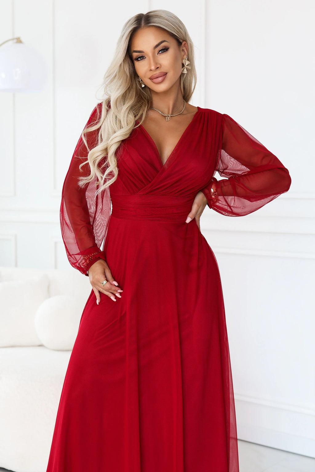684-1 NERISSA Rochie maxi elegantă din tul, cu decolteu petrecut - bordo deschis