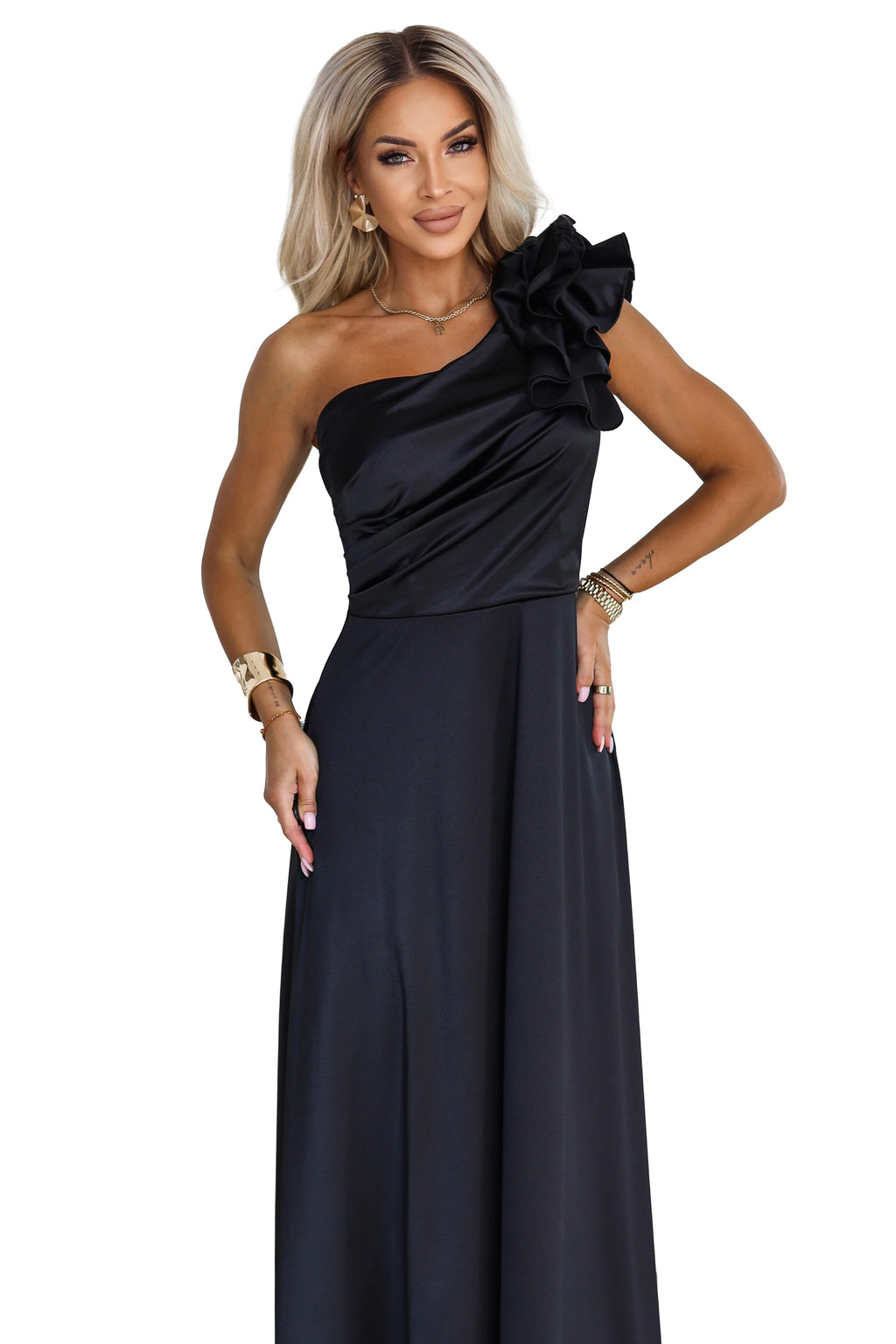 685-1 Rochie de seară maxi din satin, cu un umăr gol, cu volănaș decorativ - negru