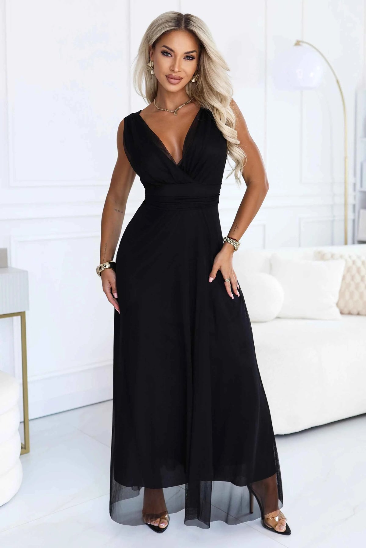 687-1 Rochie maxi elegantă cu decolteu petrecut și spatele gol - negru