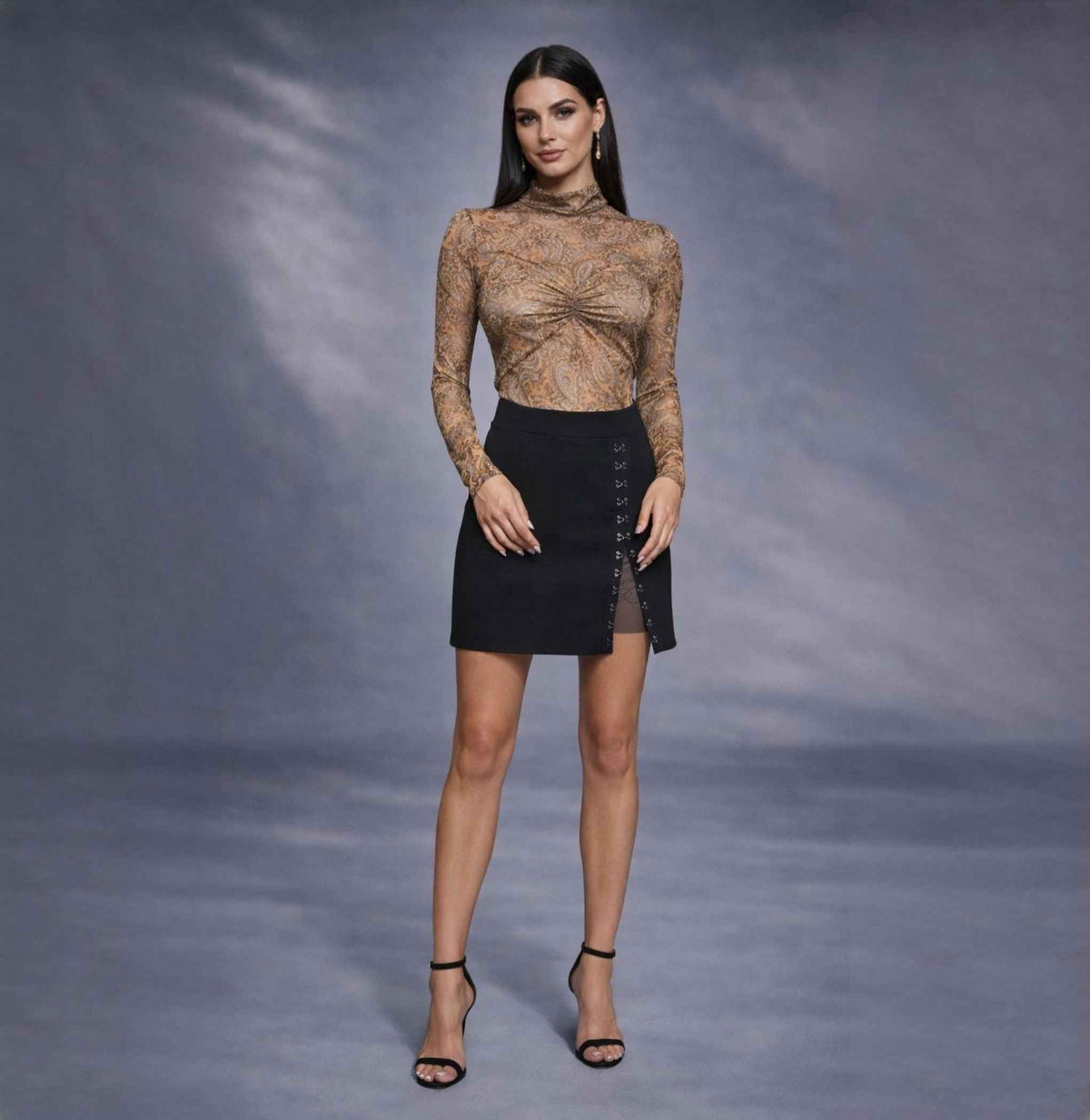 Fusta neagra scurta cu copci metalice si insertie din tulle Backstage
