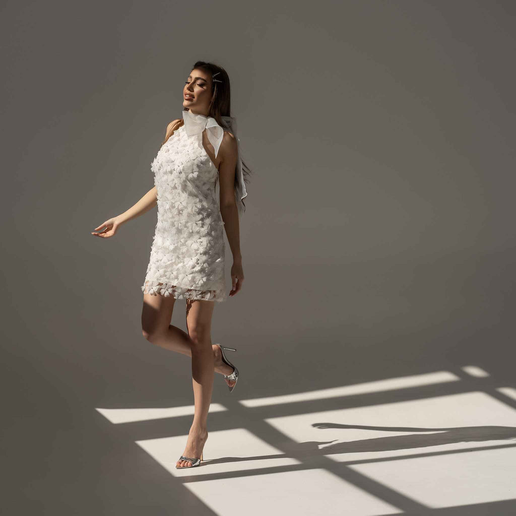 Rochie mini alba cu aplicatii din flori 3D Yes You Are