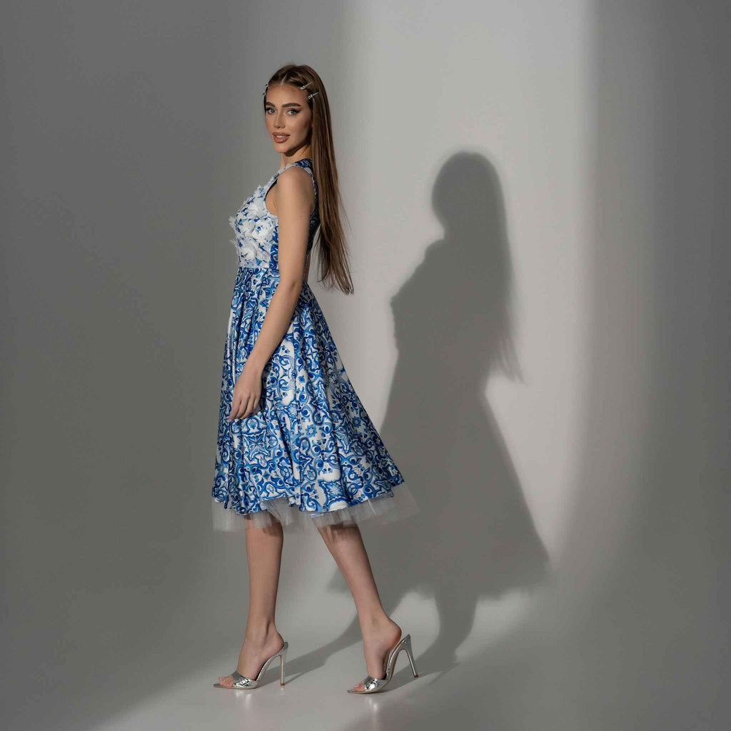 Rochie din matase printata cu bust decorat cu flori albe 3D Amina