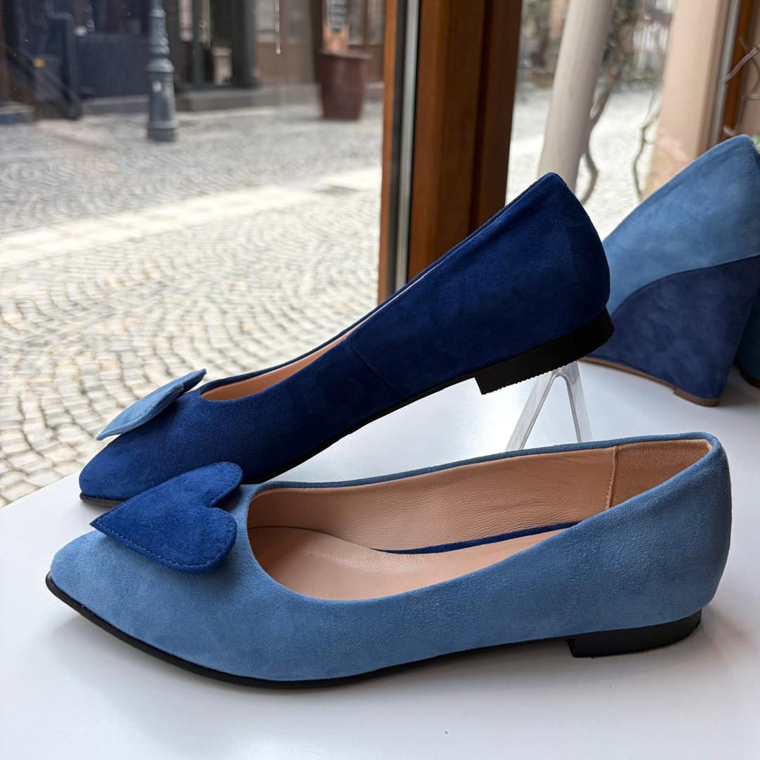 Balerini asimetrici din piele intoarsa bleu cu albastru Freya