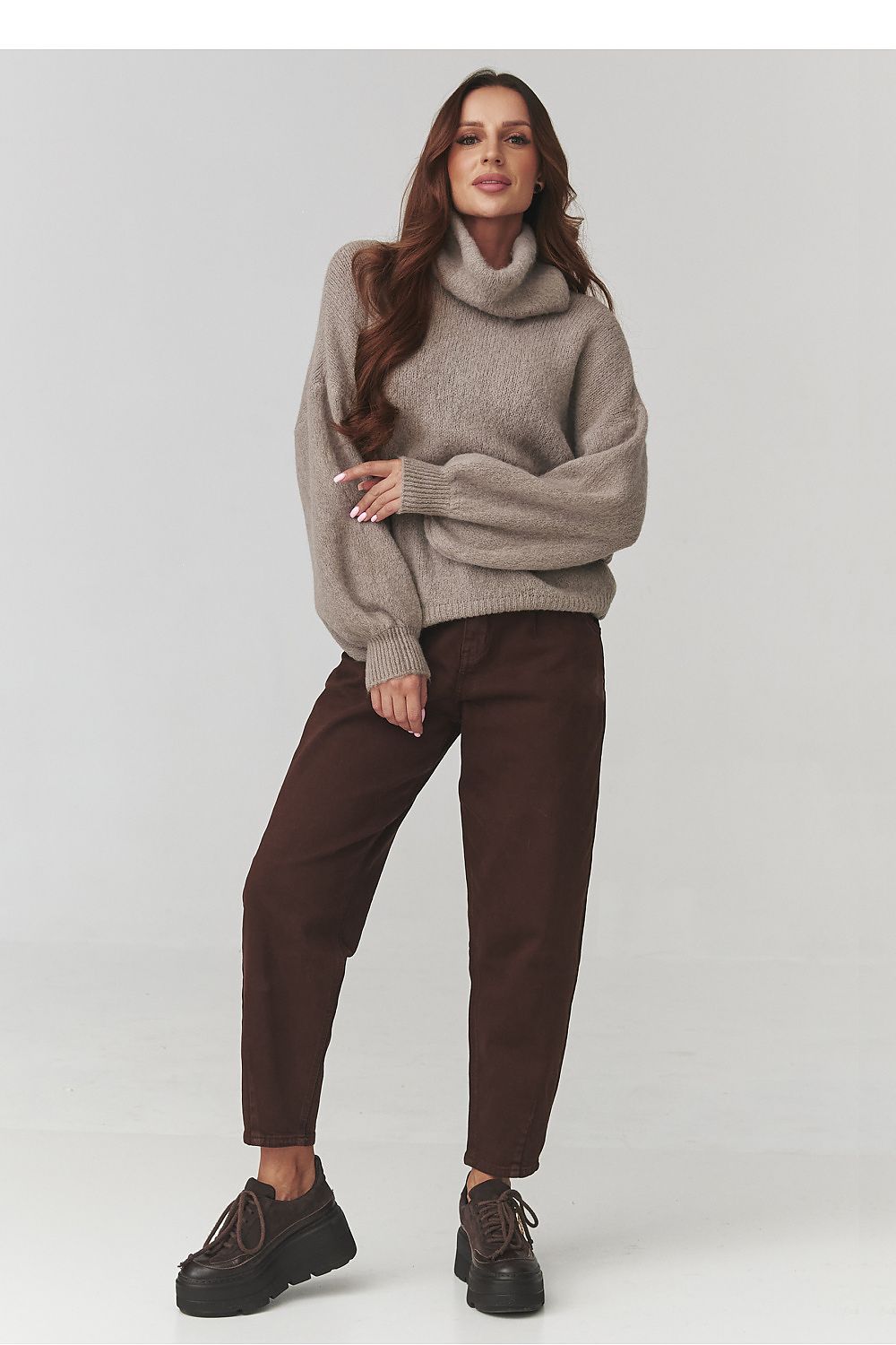  Turtleneck model 220795 Makadamia 