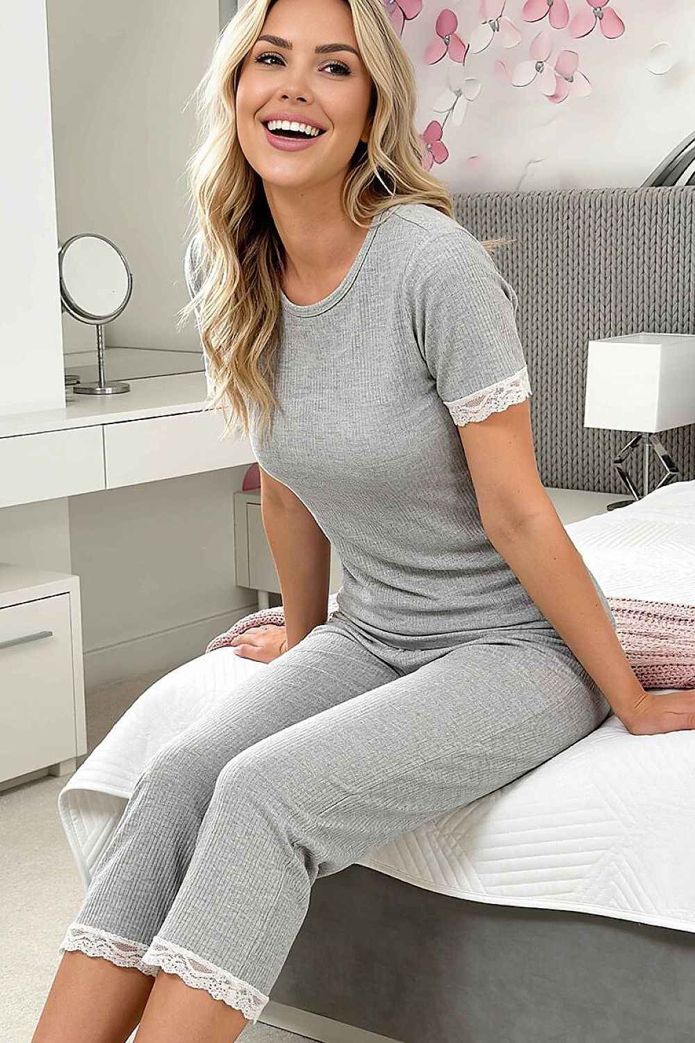 Pyjama Donna
