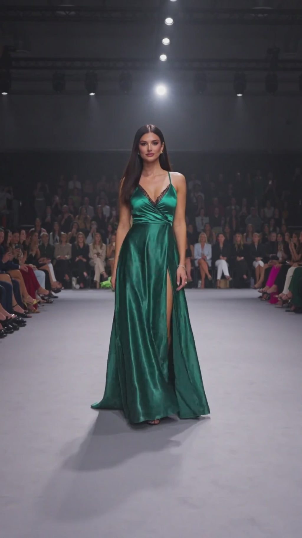 Rochie verde lunga din satin cu dantela Sensation